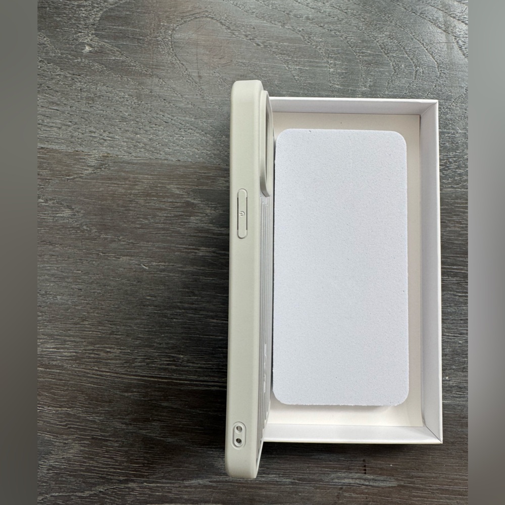 Rimowa iPhone case Aluminum iPhone 16 Pro~16 pro Max - Picture 6 of 8